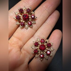 Vintage Red Rhinestone Starburst Filigree Screw Back Earrings